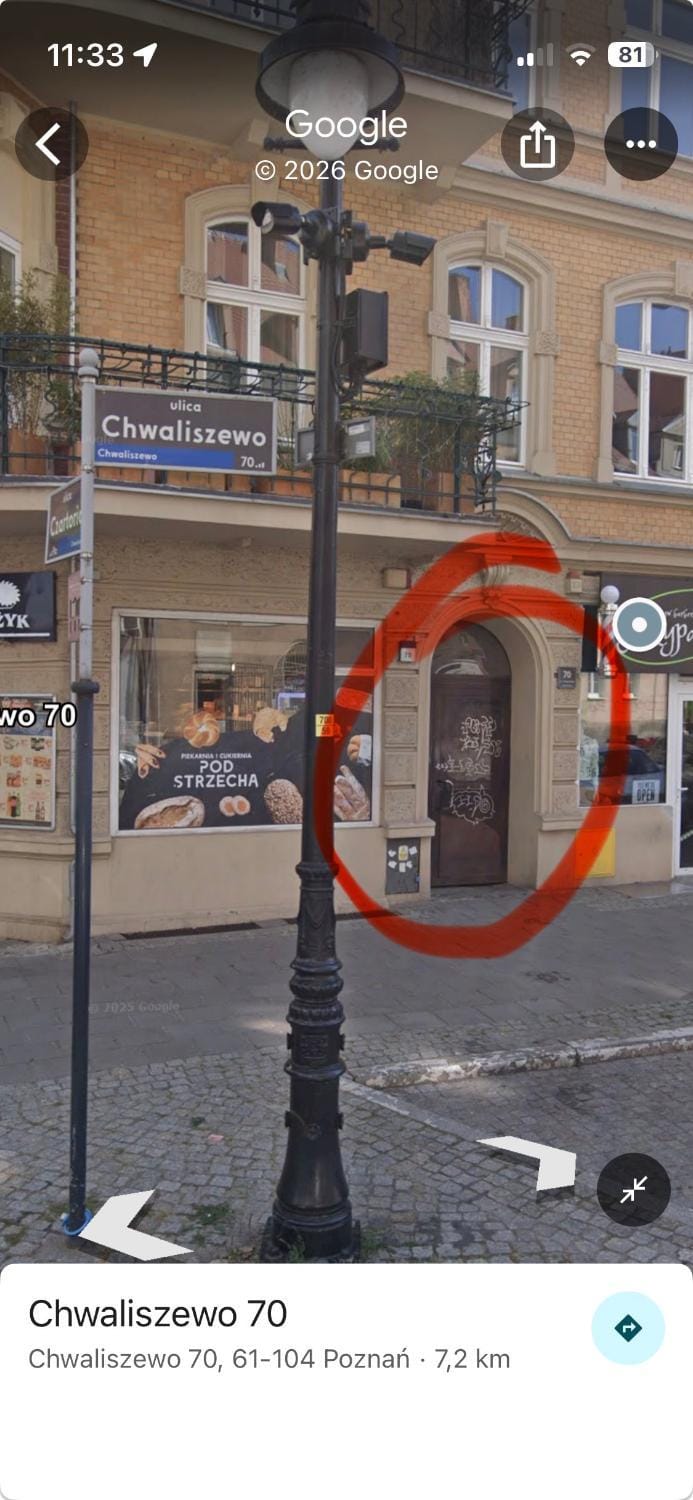 Facade/entrance, Street view, Location