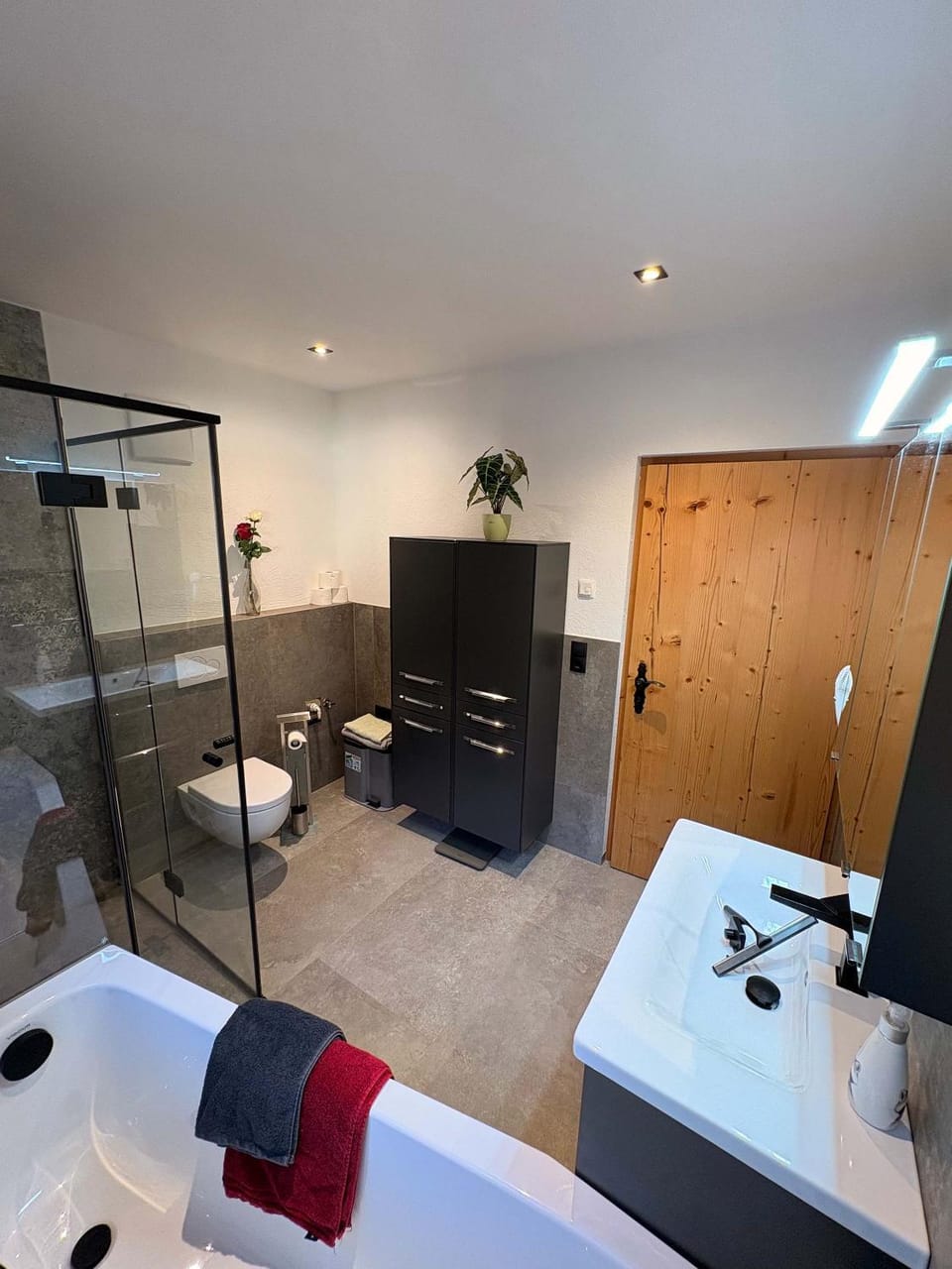 Shower, Bathroom, Bath, towels
