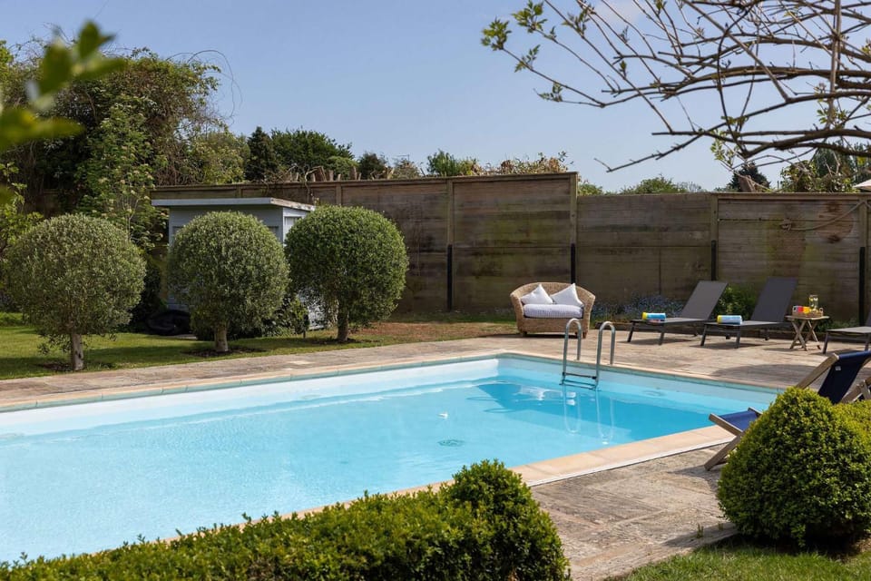Victorian House Sleeps 14 Pool and Gardens House in Chichester District