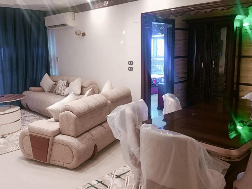 شقق فندقية مكيفة بإطلالة علي البحر مباشرةً Alexandria Apartment in Alexandria