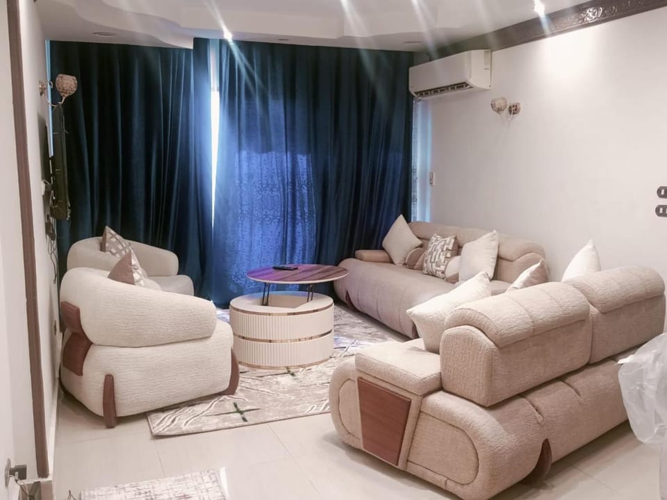 شقق فندقية مكيفة بإطلالة علي البحر مباشرةً Alexandria Apartment in Alexandria