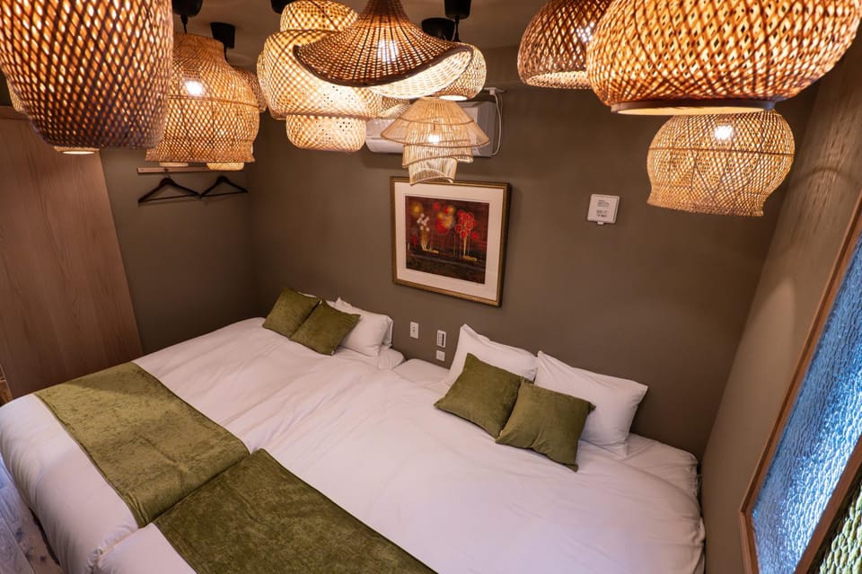 Bed, Photo of the whole room, Decorative detail, Bedroom