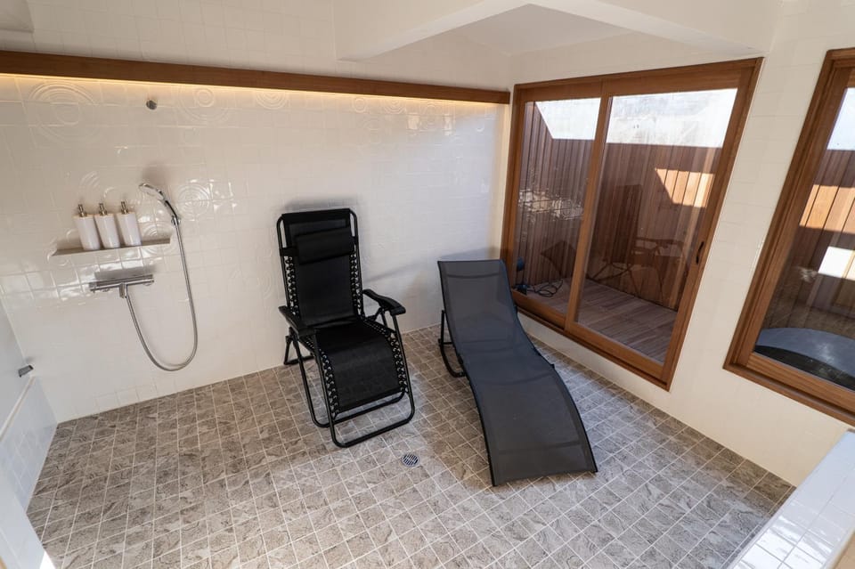 Shower, Sauna, Steam room, Bathroom, Bath