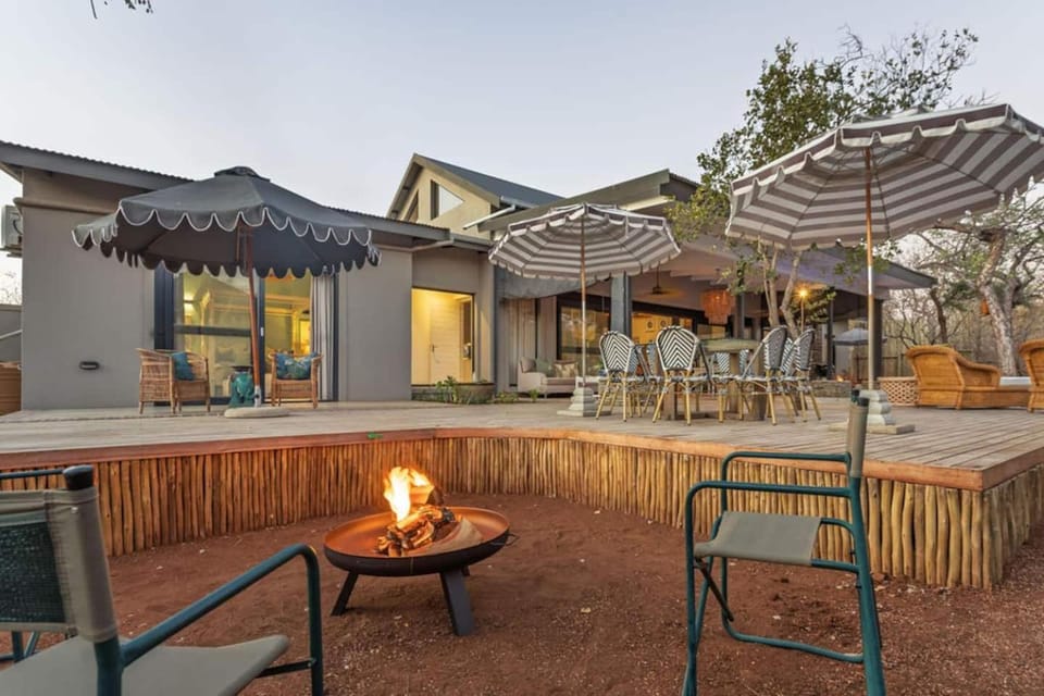 Bushveld Villa w Pool, Firepit & Outdoor Living Villa in South Africa