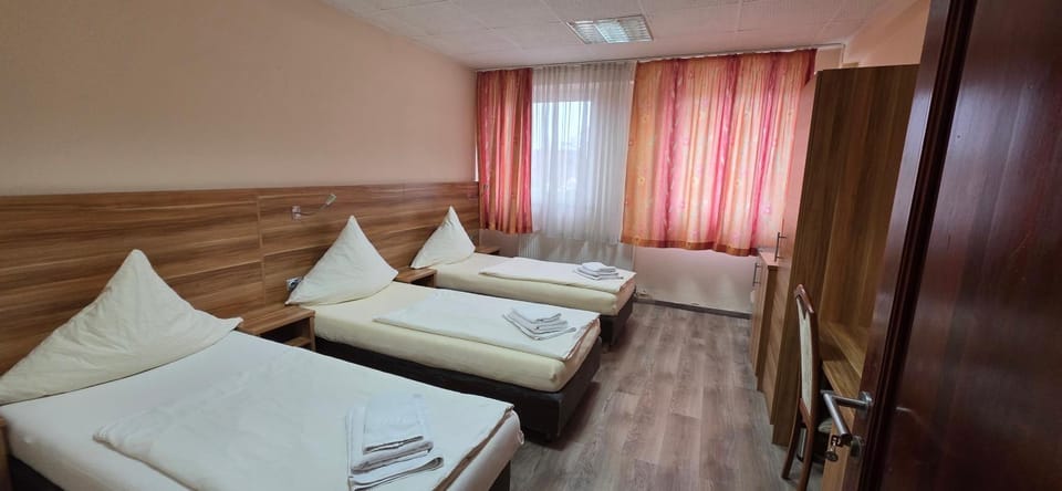 Bed, Living room, Photo of the whole room, Seating area, Bedroom