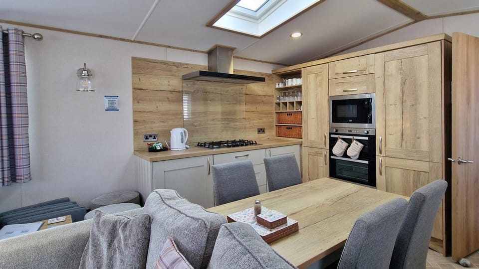 Rocco Family Retreat, Green Lawns House in Selsey