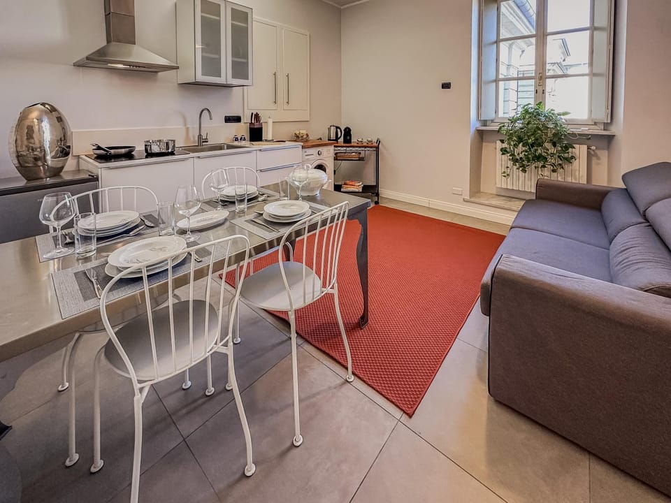 Kitchen or kitchenette, Photo of the whole room, Dining area, stove, kitchen