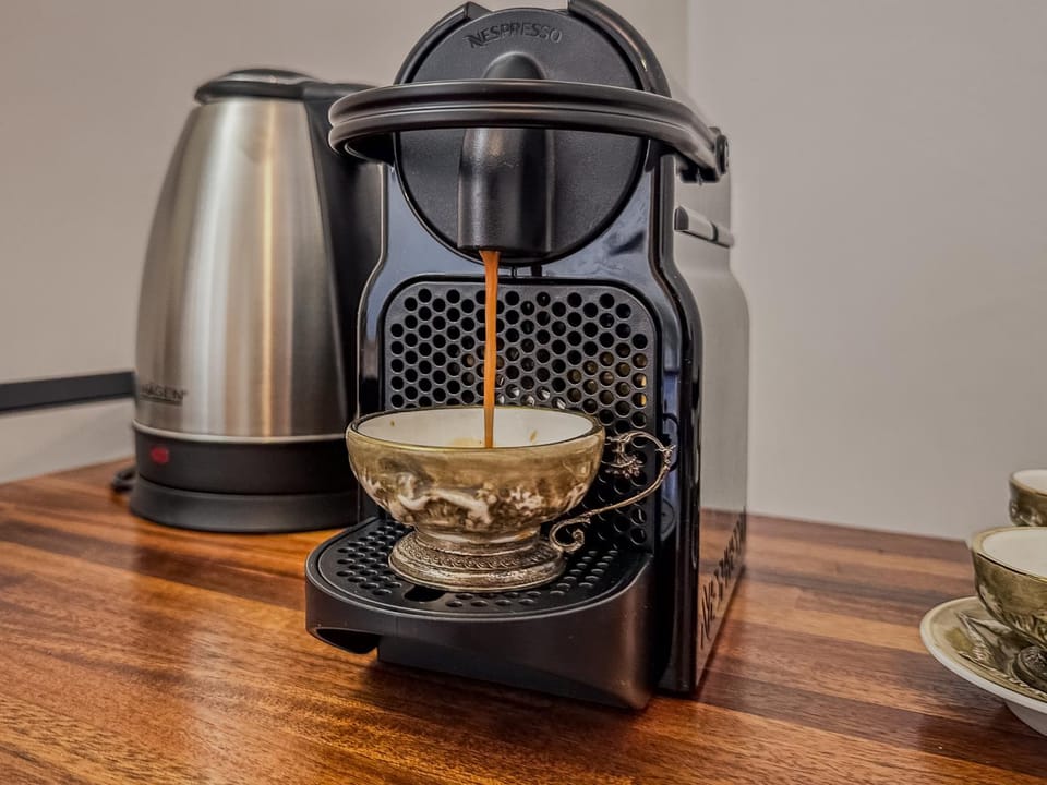 Coffee/tea facilities, kitchen