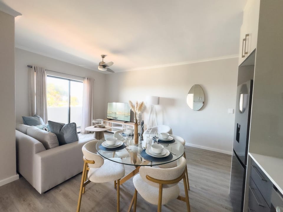 TV and multimedia, Living room, Dining area