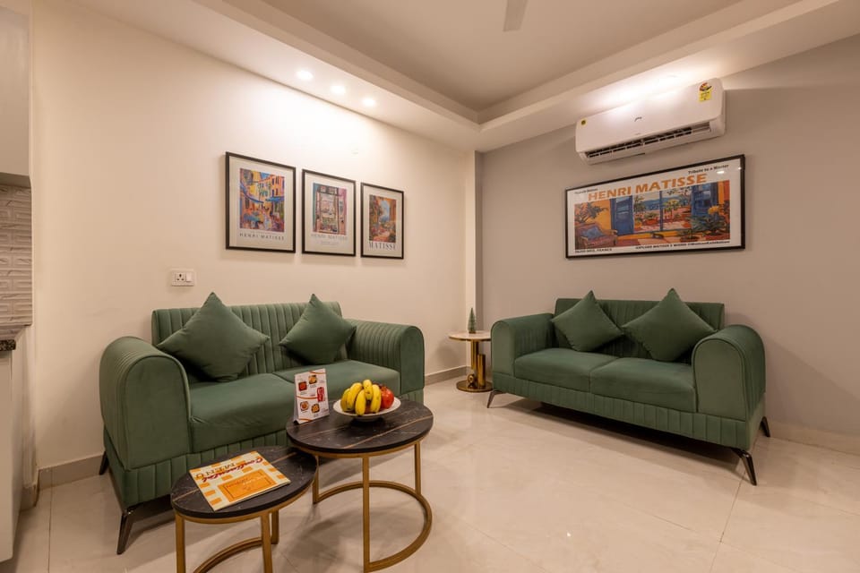 Living room, Seating area, air conditioner