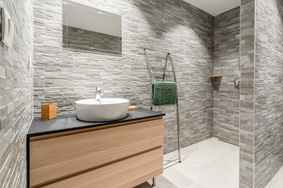 Bathroom, Living room