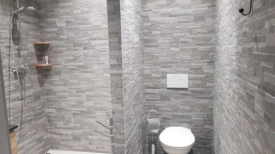 Bathroom, Living room