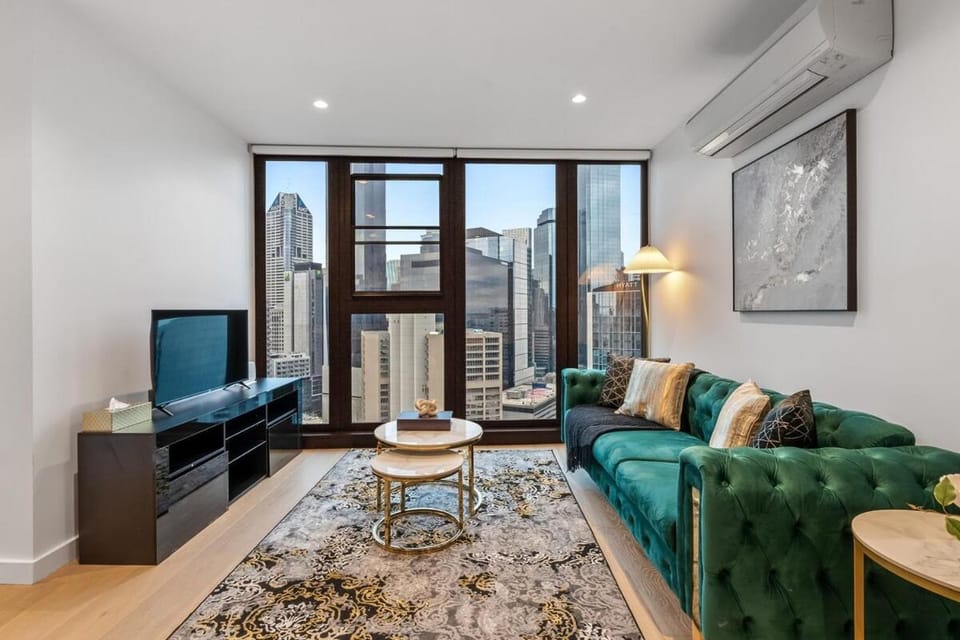 View (from property/room), Balcony/Terrace, City view