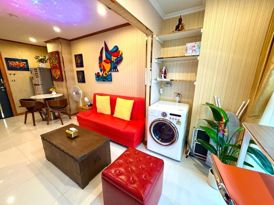 Living room, washing machine