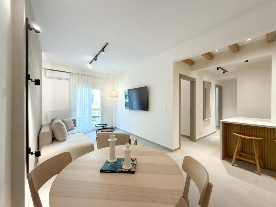 TV and multimedia, Living room, Seating area, Dining area, Evening entertainment, internet