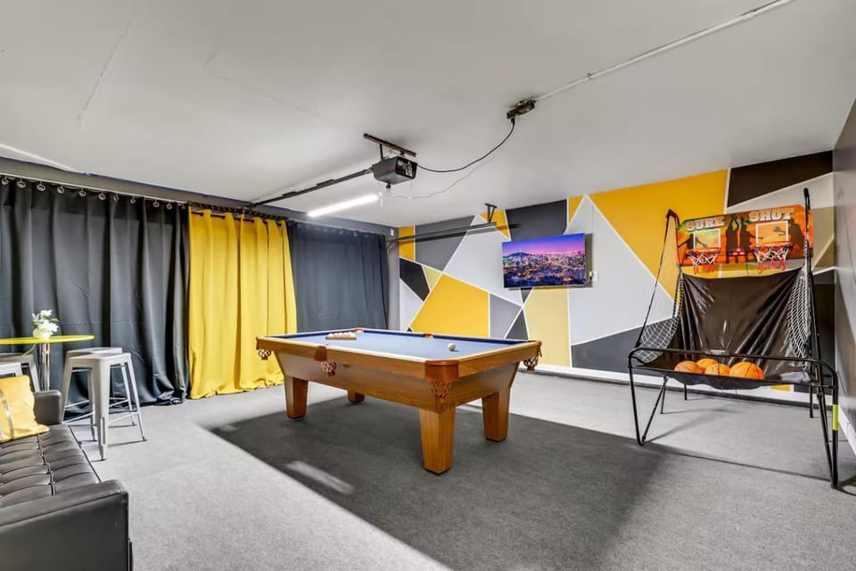 Billiard, Game Room, TV and multimedia