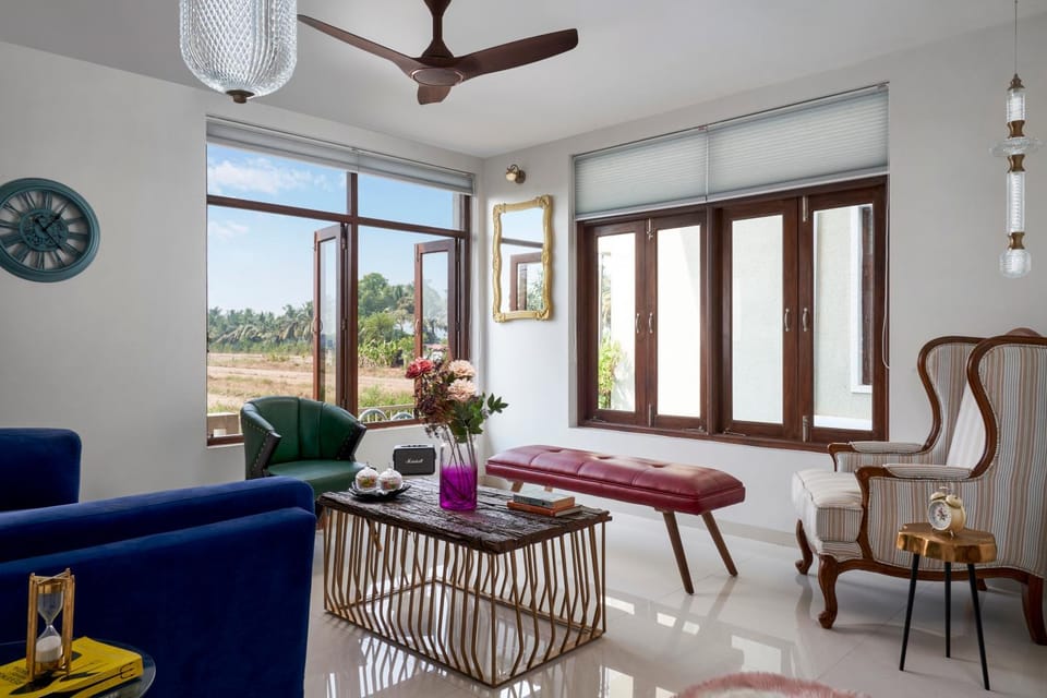 Living room, Seating area