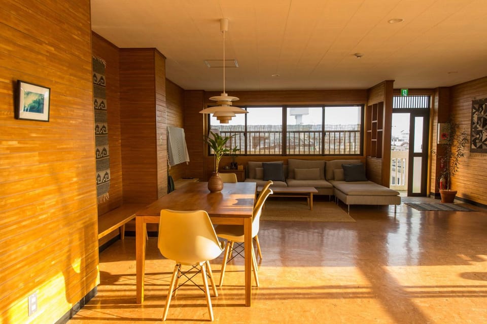 Off The Wall Lodge Chatan Apartment in Okinawa Prefecture