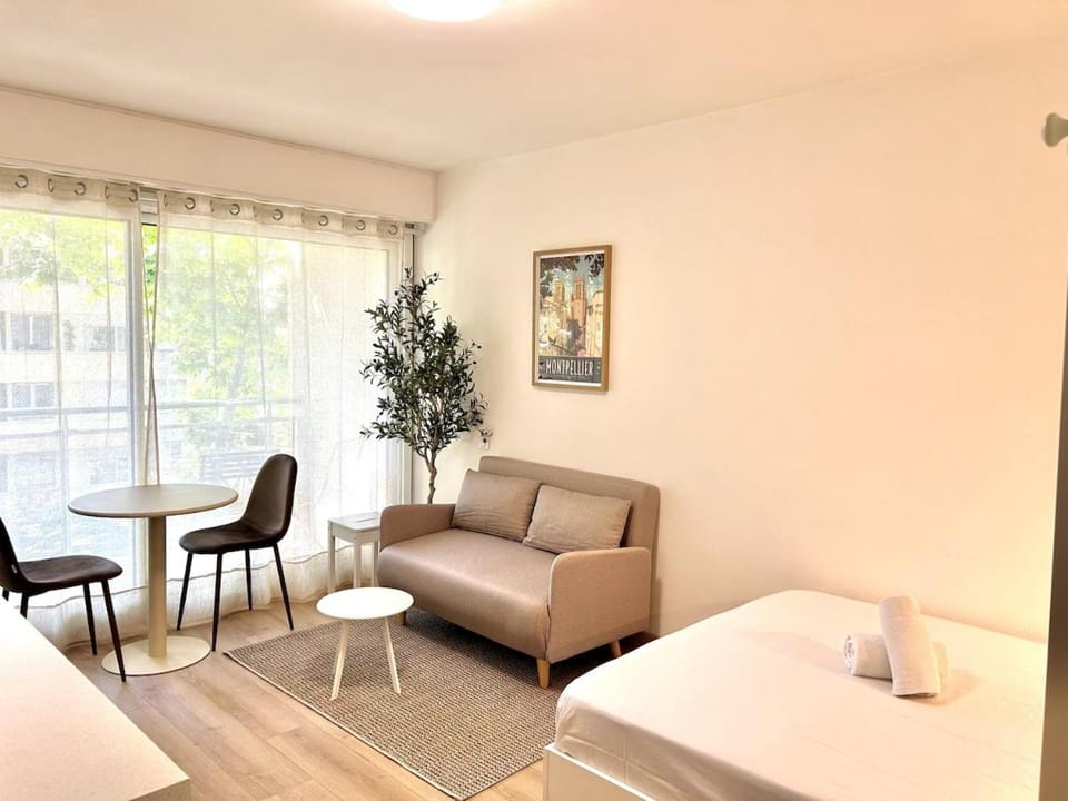 Bed, Living room, Photo of the whole room, Seating area, Bedroom