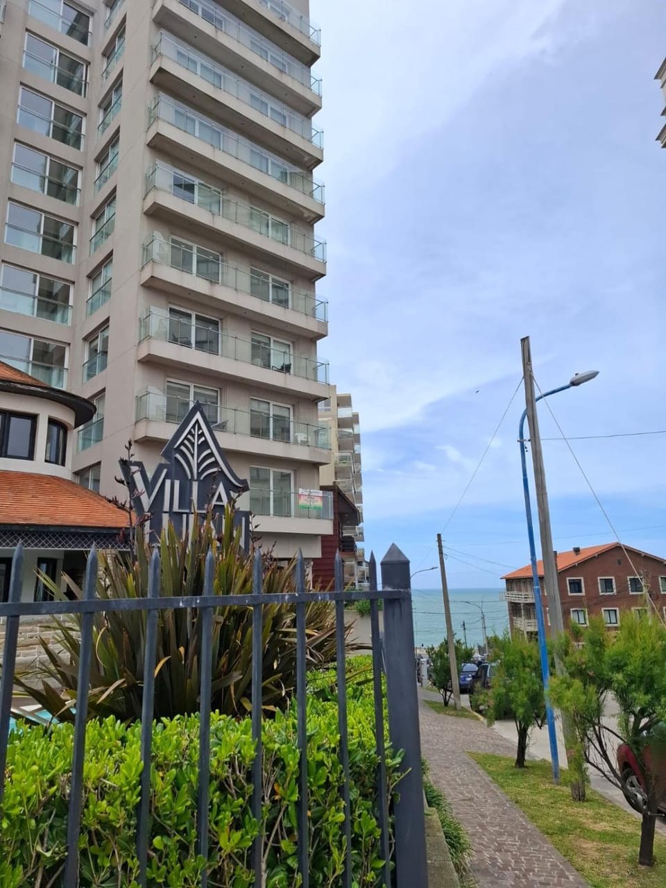 Property building, Neighbourhood