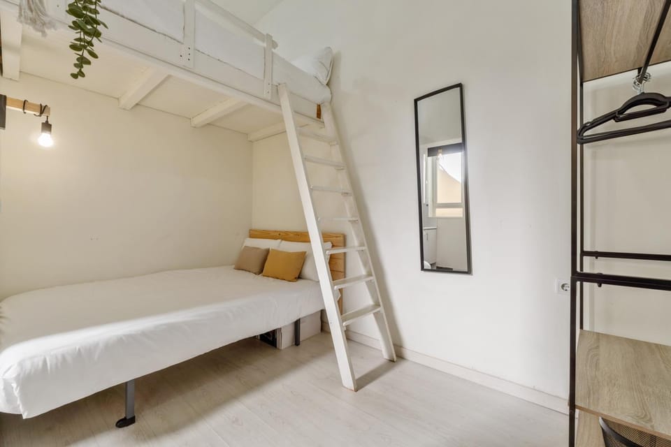 Bed, Photo of the whole room, Bedroom, bunk bed
