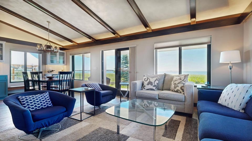 Coastal Escape by Bayley Vacation Rentals House in Scarborough