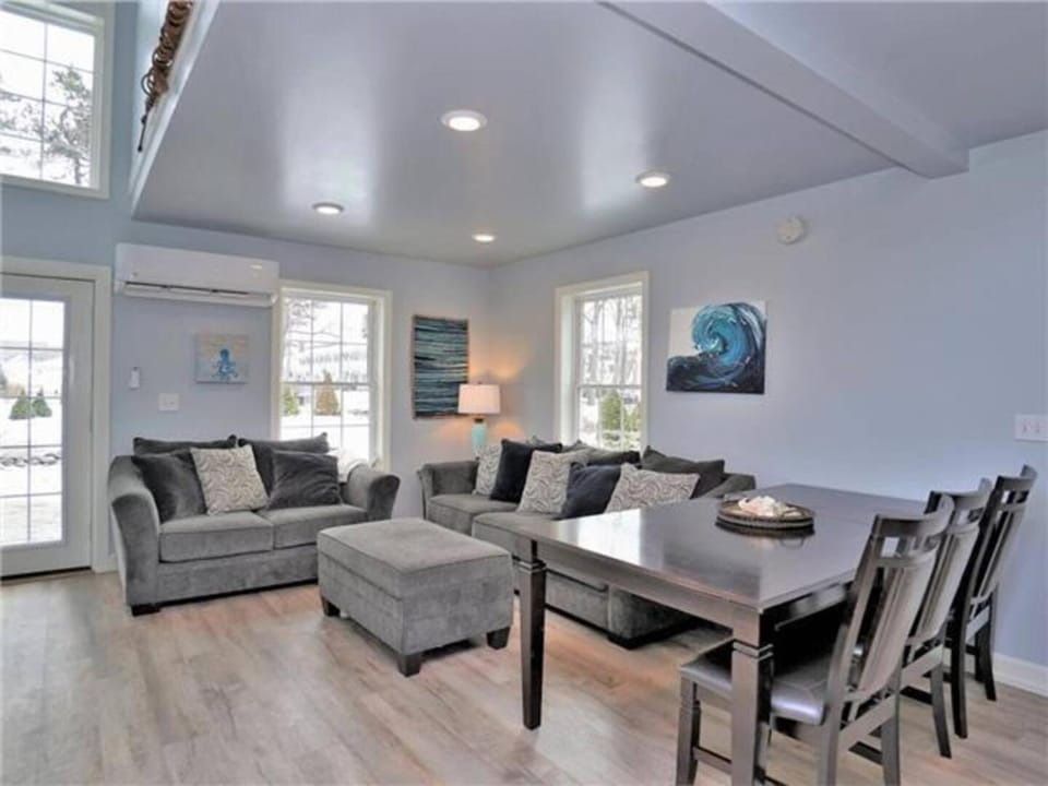 Blue Doors By The Sea by Bayley Vacation Rentals House in Old Orchard Beach