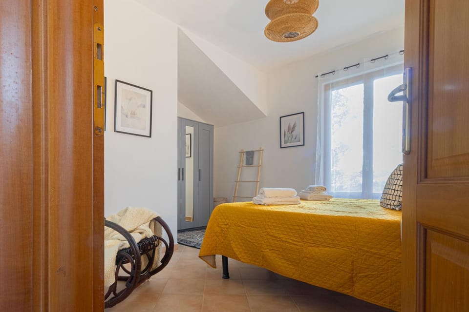 Bed, Photo of the whole room, Bedroom, wardrobe