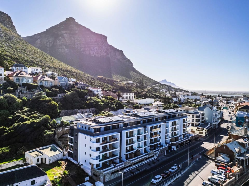 Wavescapes Retro Penthouse Apartment in Cape Town