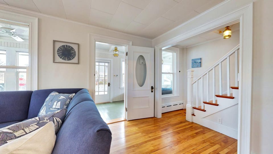 Driftwood Cottage by Bayley Vacation Rentals House in Scarborough