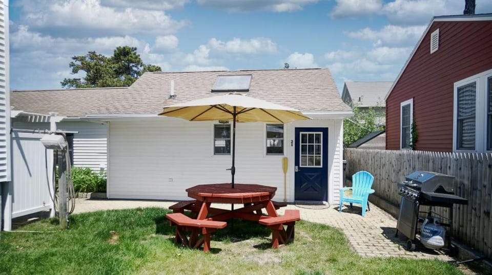 Niblet Cottage by Bayley Vacation Rentals House in Pine Point