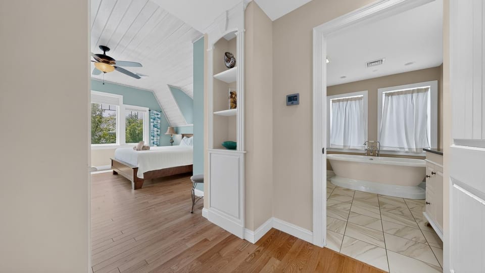 Sea Breeze by Bayley Vacation Rentals House in Scarborough