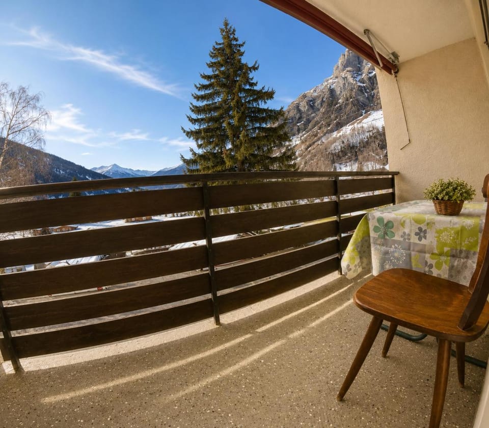 Spring, View (from property/room), Balcony/Terrace, Mountain view