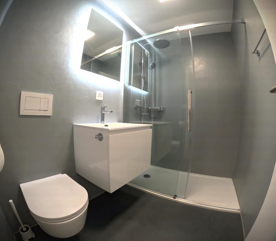 Shower, Toilet, Bathroom