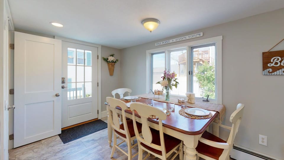 The Cove by Bayley Vacation Rentals House in Scarborough