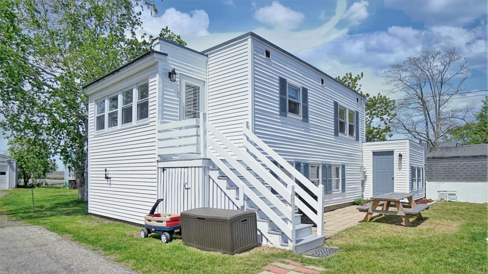The Hidden Cove by Bayley Vacation Rentals House in Scarborough