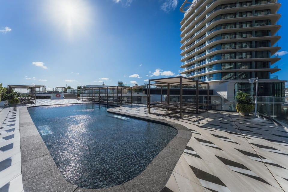 Official Mercury Suites With Rooftop Pool Access Apartment in Saint Julians