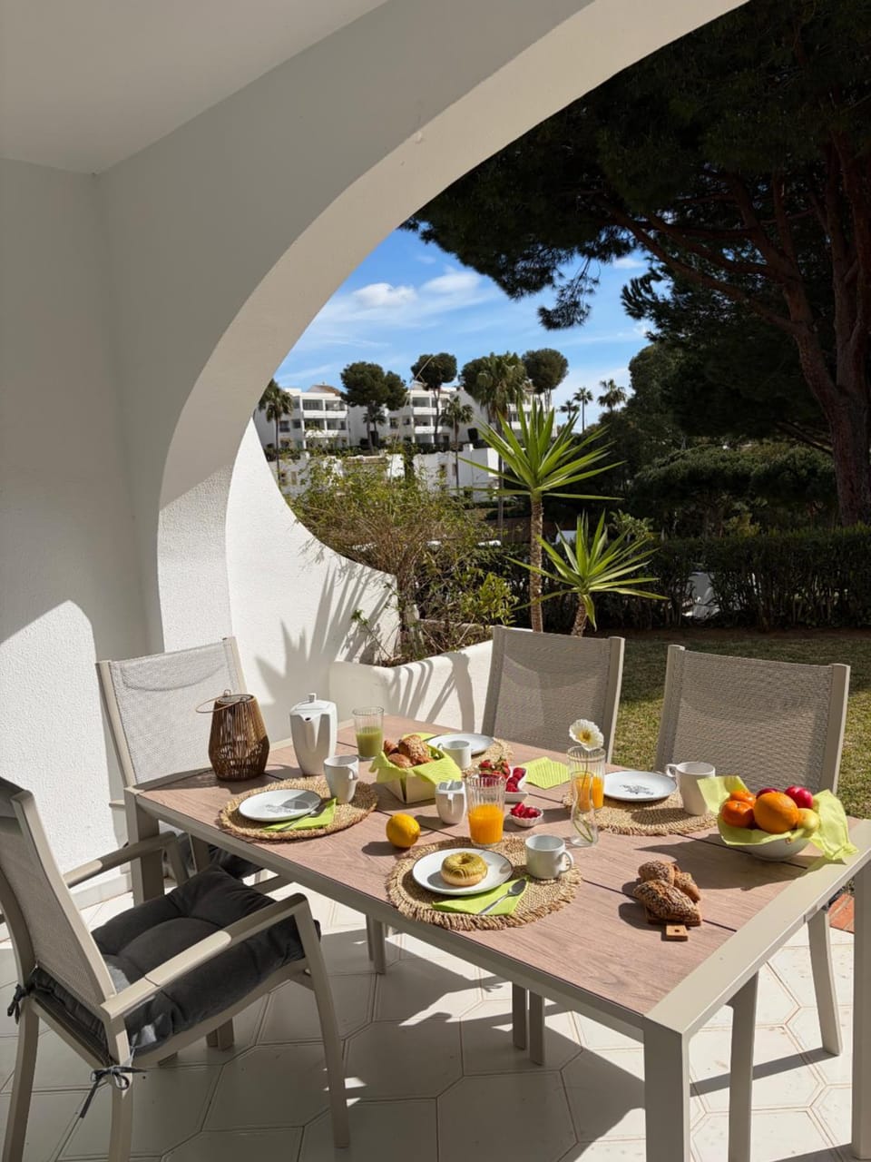Day, Garden, View (from property/room), Balcony/Terrace, Food and drinks, Food, Garden view, Breakfast, Continental breakfast, Lunch, Dinner