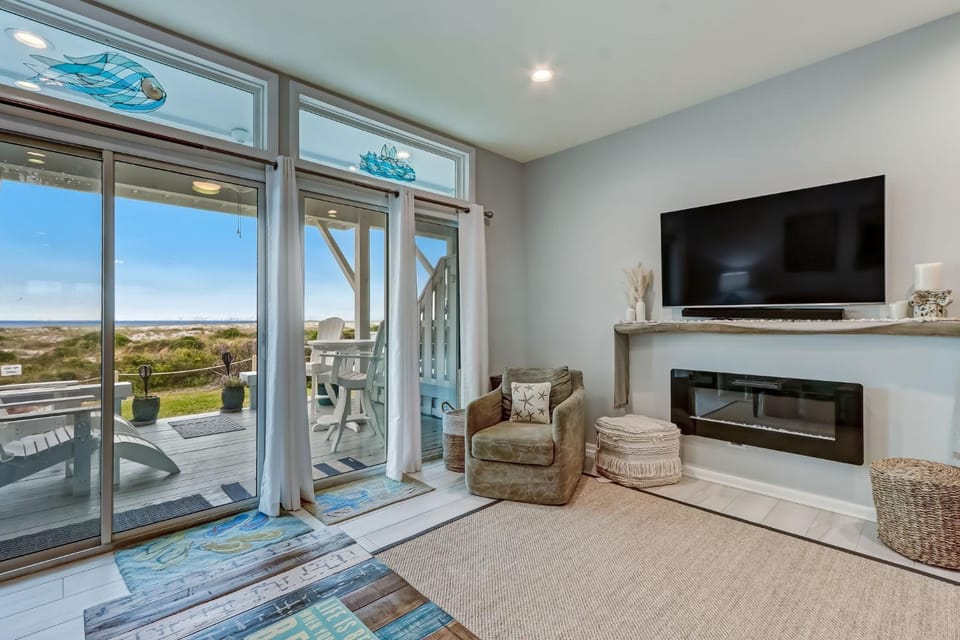 Spacious Beachfront 3BR in Amelia Island - Sandpiper Loop House in Fernandina Beach