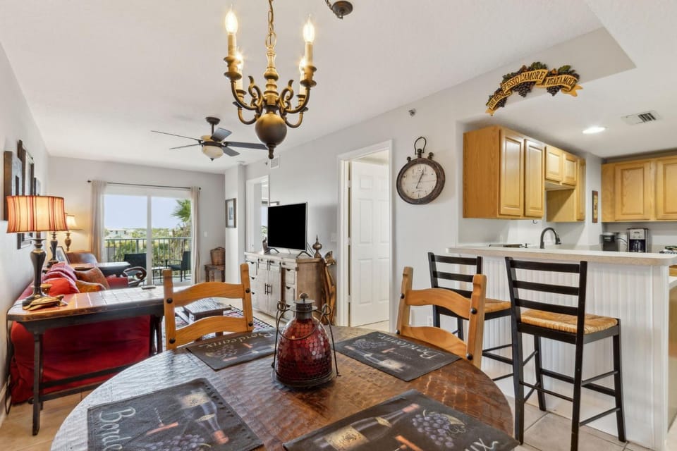Vintage Ocean View Paradise - 1BR - Beachfront Apartment in Fernandina Beach
