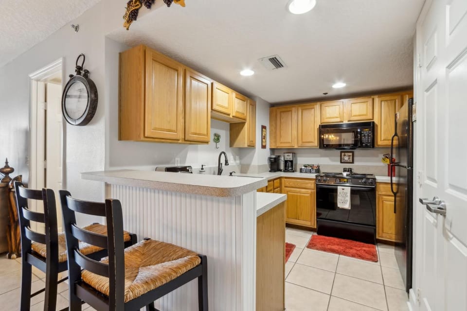 Vintage Ocean View Paradise - 1BR - Beachfront Apartment in Fernandina Beach