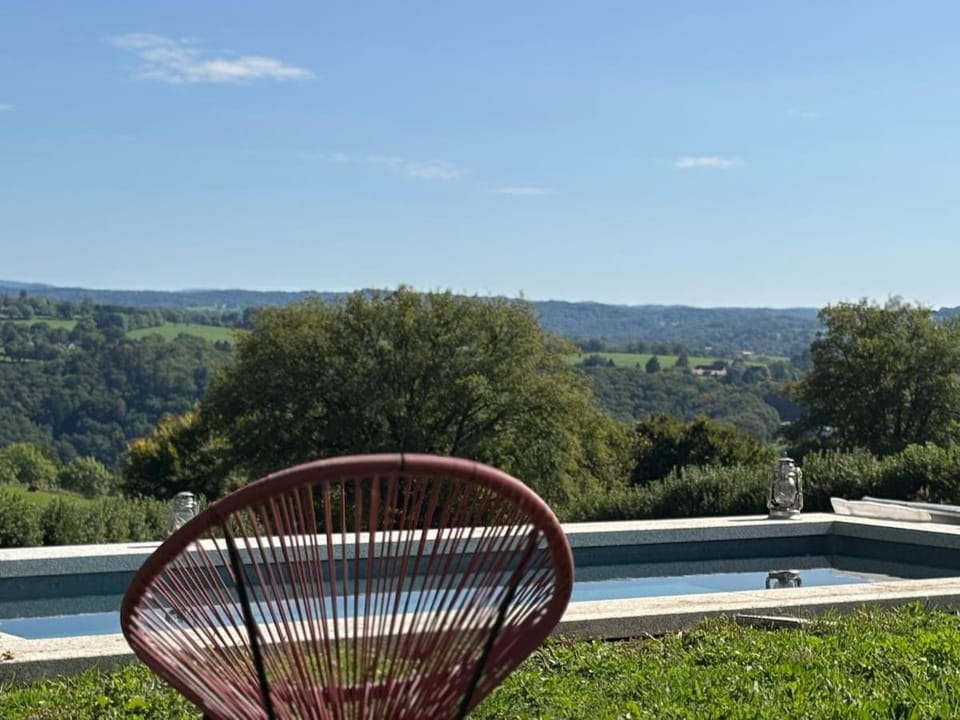 Natural landscape, Mountain view, Pool view, Swimming pool, sunbed