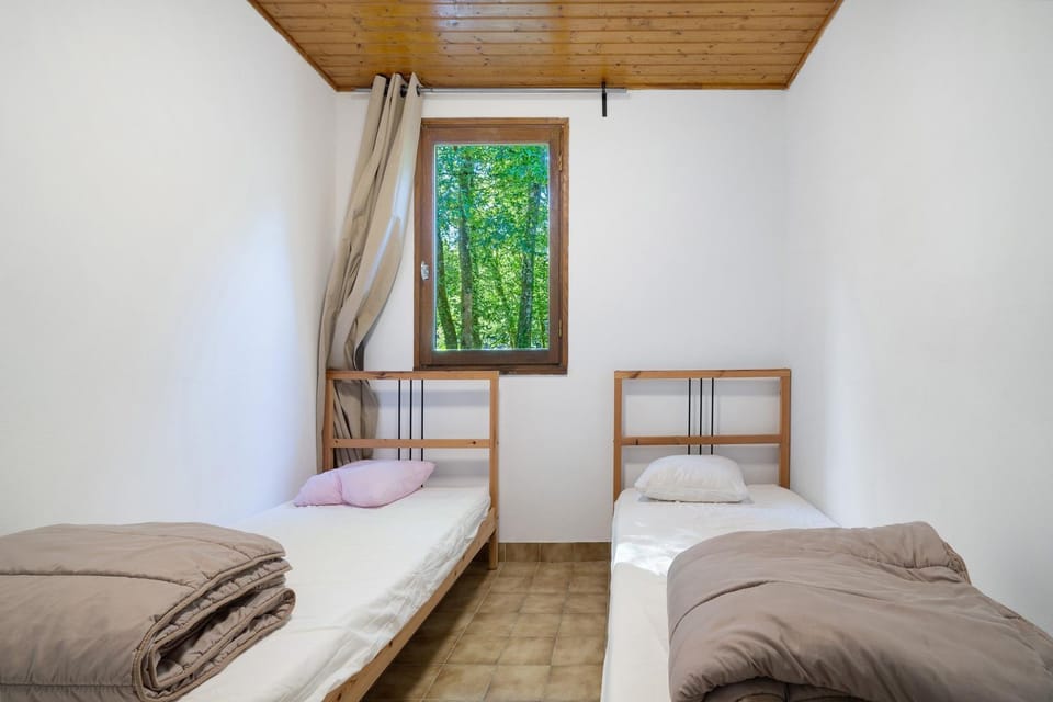 Property building, Living room, Bedroom