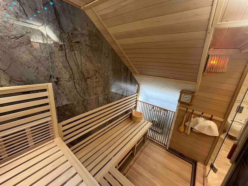 Luxury apartment with sauna and terrace Apartment in Montecatini Terme