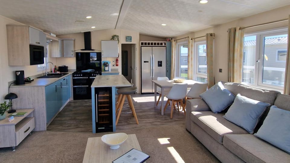 Sandy Toes & Salty Kisses, West Point House in Selsey