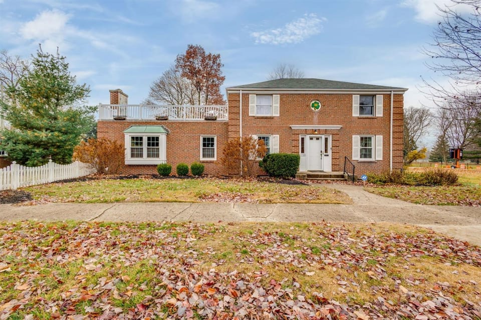 3BR, 3BA Home on Angela Blvd Steps from ND House in South Bend