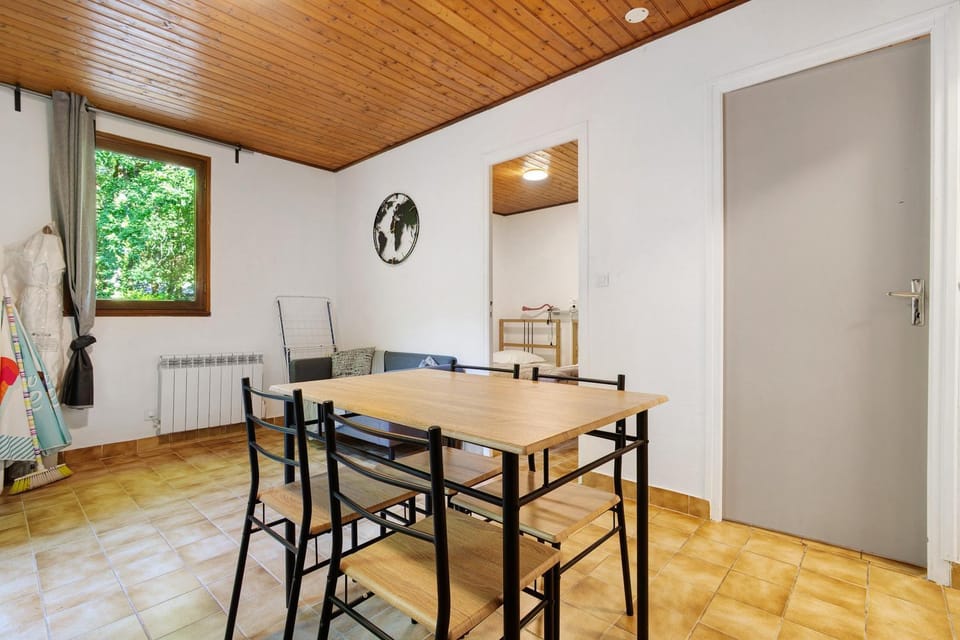 Les Noisetiers Maison 2 - 4 pers House in Occitanie