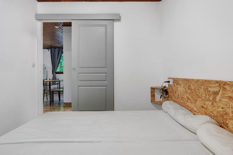 Property building, Living room, Bedroom
