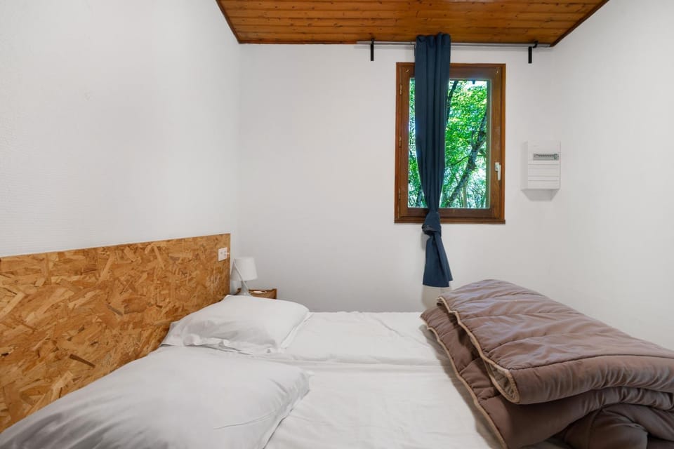 Property building, Living room, Bedroom