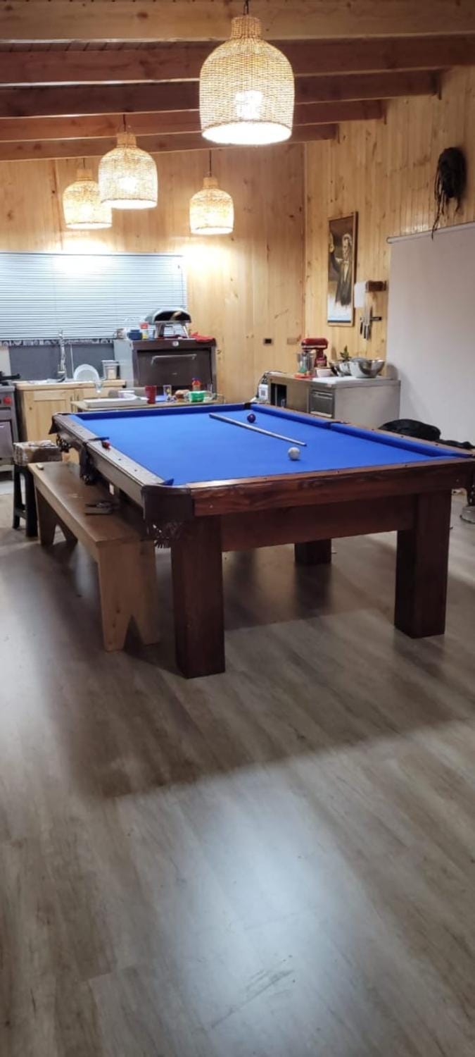 Billiard, Game Room
